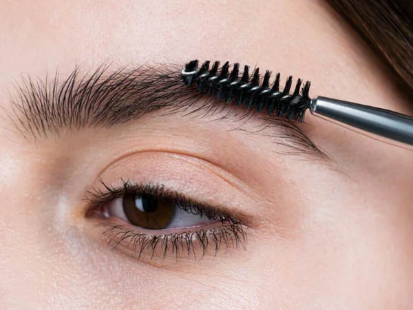Brow Lamination - procedimento